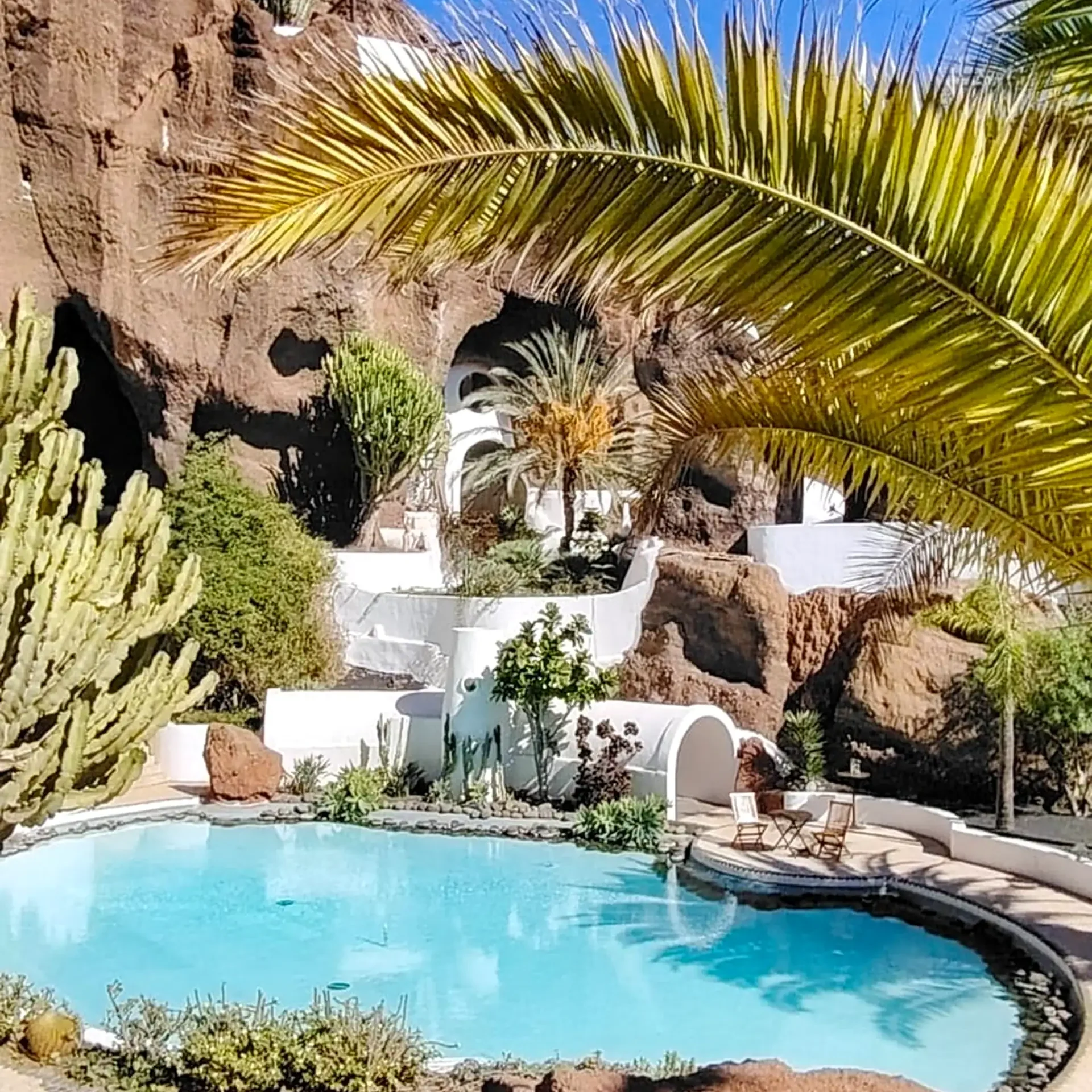 LagOmar Lanzarote location panoramica tra piscina, roccia vulcanica e architettura per matrimoni